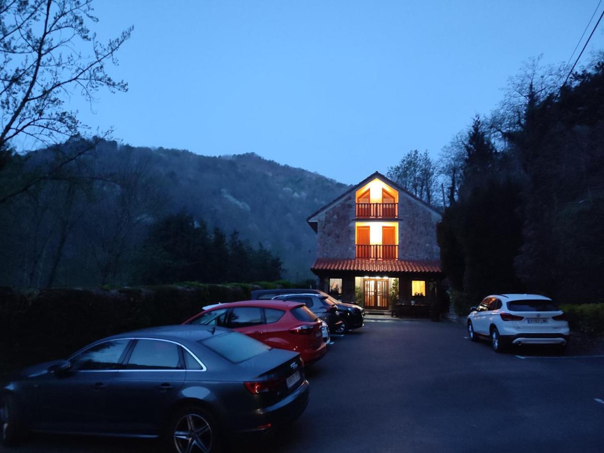 Hotel La Salmonera Caño Esterno foto
